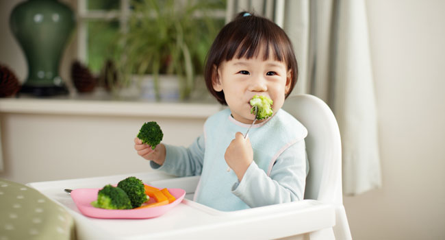 11 Makanan Penting untuk Menunjang Tumbuh Kembang Anak Usia 1 Tahun