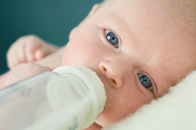 Memilih Susu Formula Untuk Bayi